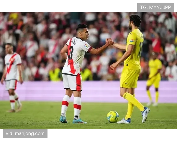 比利亚雷亚尔对阵巴列卡诺，开场10分钟完成三次成功反击