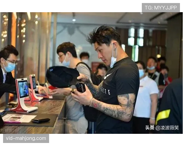 “全民足球节”在苏州举办，前国脚现场指导